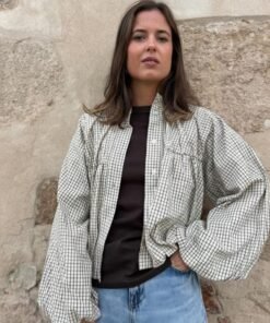 Sobrecamisa tipo bomber Beis